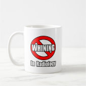 放射線学で泣き言を言わない コーヒーマグカップ (左)