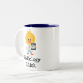 放射線学のひよこのマグ ツートーンマグカップ (正面左)