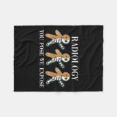 放射線科あなたが私たちはジンジャーパンのスケルトンを公開するポーズ フリースブランケット (正面(横))