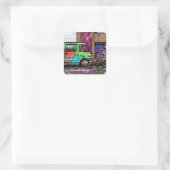 放棄されたバンとバイクのグラフィティアーバンアート スクエアシール (バッグ)