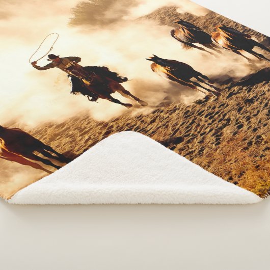 放浪する馬を追いかけるカウボーイたち。ロープで馬を漕いで シェルパブランケット (3/4)