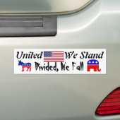 政ストップ面の分裂 – 私たちは全員アメリカ人だ。 バンパーステッカー (車上)