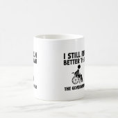 政府の走贈り物よりまおもしろいだ コーヒーマグカップ (中央)