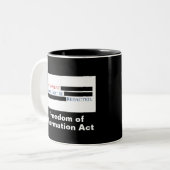 政府はFOIAを是正すべきではない ツートーンマグカップ (正面左)