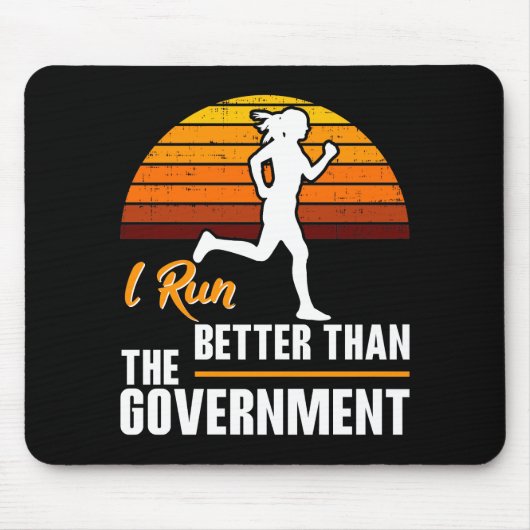 政府よりも走るのが得意 Funny Runner マウスパッド (正面)