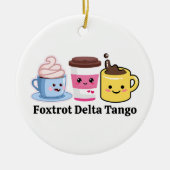 政治フェミおもしろいニストのコーヒー愛好家アンチトランプ セラミックオーナメント (正面)