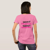政治抗議の活動家は祖母を撃ちません Tシャツ (裏面フル)