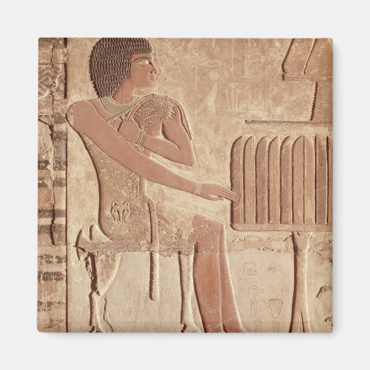 故人の座を描いたレリーフ、 浮き彫り マグネット (正面)