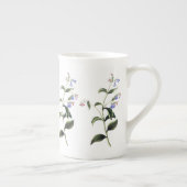 敏感で青い野生の花の植物の骨灰磁器のマグ ボーンチャイナマグカップ (右)