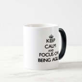 敏捷があることの平静そして焦点を保って下さい モーフィングマグカップ (正面右)