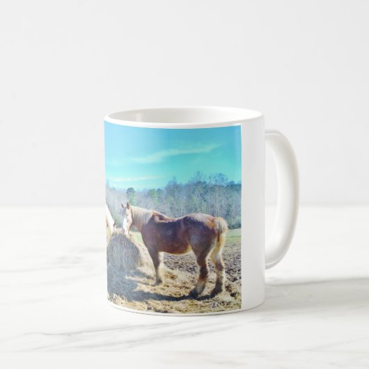 救助荷車を引く馬食べの干し草 コーヒーマグカップ (正面右)