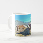 救助荷車を引く馬食べの干し草 コーヒーマグカップ (正面左)