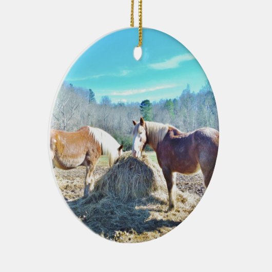救助荷車を引く馬食べの干し草 セラミックオーナメント (右)