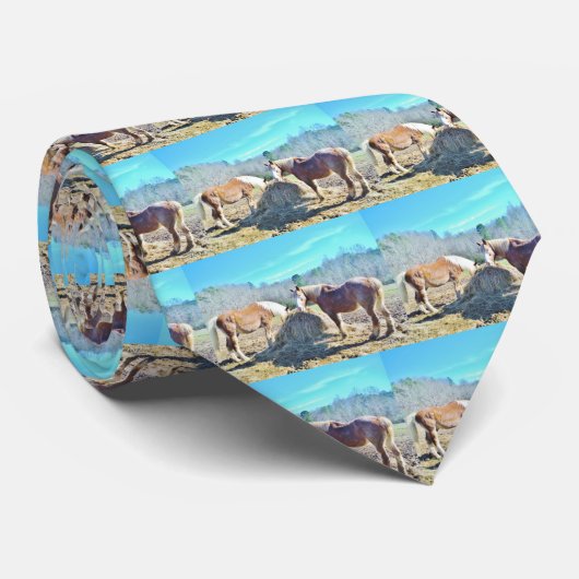 救助荷車を引く馬食べの干し草 ネクタイ (ロール)