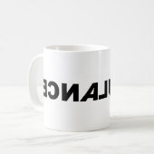 救急車-後方に コーヒーマグカップ (正面左)