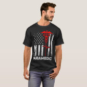 救急隊員 アメリカ国旗 医師 救急車 看護師 緊急 Tシャツ (正面フル)