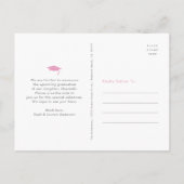 救日付ピンク卒業写真はっきりしたタイポグラフィ インビテーションポストカード (裏面)