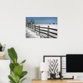 教会とフェンスの柱 ポスター (ホームオフィス)