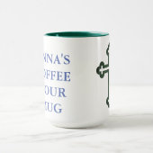 教会のコーヒー時間のマグカップとクロス マグカップ (中央)