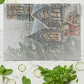 教会の前に子供がいる古いサンタ キッチンタオル (折り畳み)