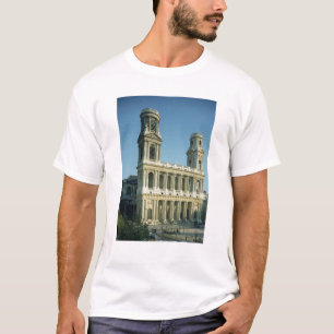 教会の正面の眺めの Tシャツ