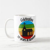 教会 - 20年の献身を祝う コーヒーマグカップ (左)