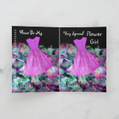 教女のフラワー・ガールの紫色の服および花 招待状 (内部)