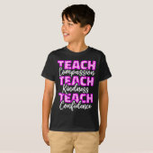 教師は共感的な教育を学生に教えるプリセプト Tシャツ (正面フル)