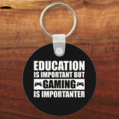 教育は重要だがゲームは重要だ キーホルダー (裏面)