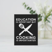 教育は重要だが料理は重要だ ポストカード (スタンド正面)
