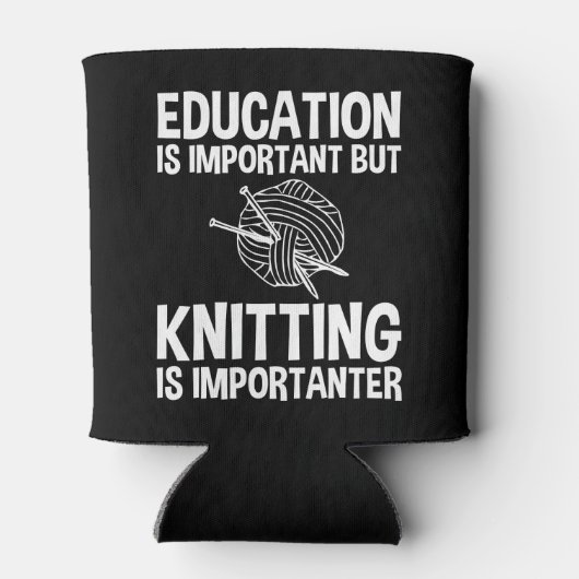 教育は重要だが編み物は重要 缶クーラー (裏面)