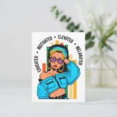 教育を受けたブラッククイーンメラニン女性HBCUグラッドシスタ ポストカード (スタンド正面)