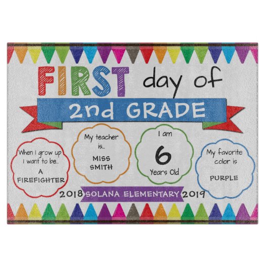 教育委員会の新学期のクレヨンの最初日 カッティングボード (正面)