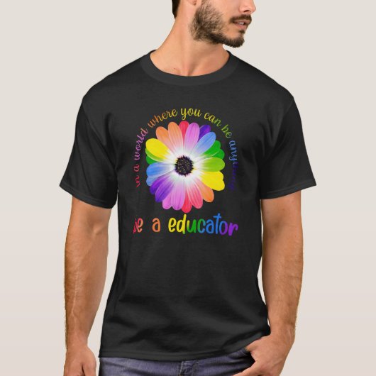 教育者になれる世界で Tシャツ (正面)