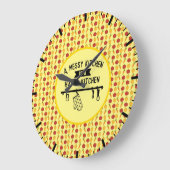 散らかった台所は幸せなキッチンギフトピーマンだ ラージ壁時計 (傾斜)