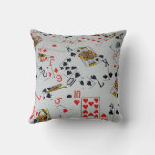 散らばったトランプの束、投げクッション。 クッション (裏面)