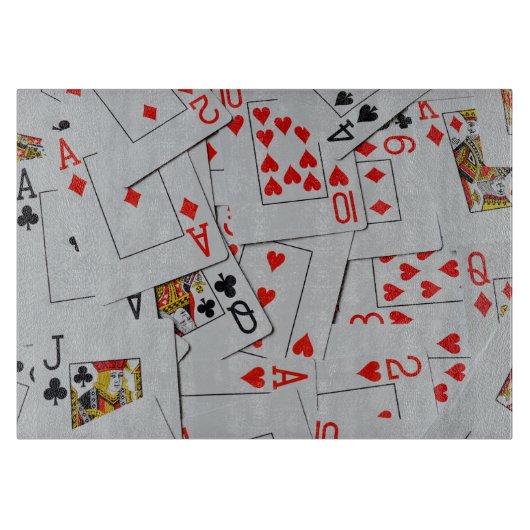 散乱したトランプのデッキ カッティングボード (正面)