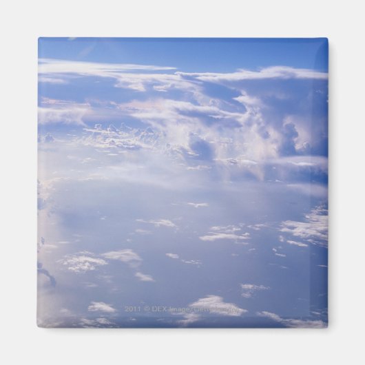 散在する雲の上に表示 マグネット (正面)
