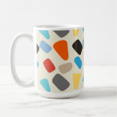 数々の白い背景の小石 コーヒーマグカップ (左)