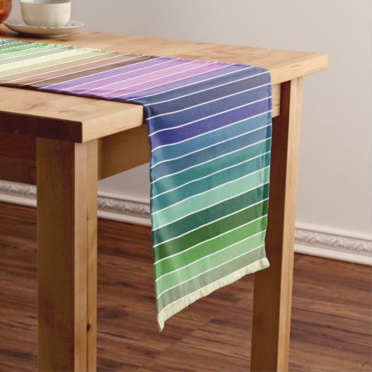 数々の色のパタストライプのーン ショートテーブルランナー (インサイチュ)