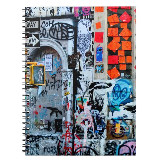 数々の色の壁絵画の ノートブック (正面)