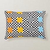 数々の色の市松模様に模様と大正方形 アクセントクッション (正面)