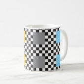 数々の色の市松模様に模様と大正方形 コーヒーマグカップ (正面右)