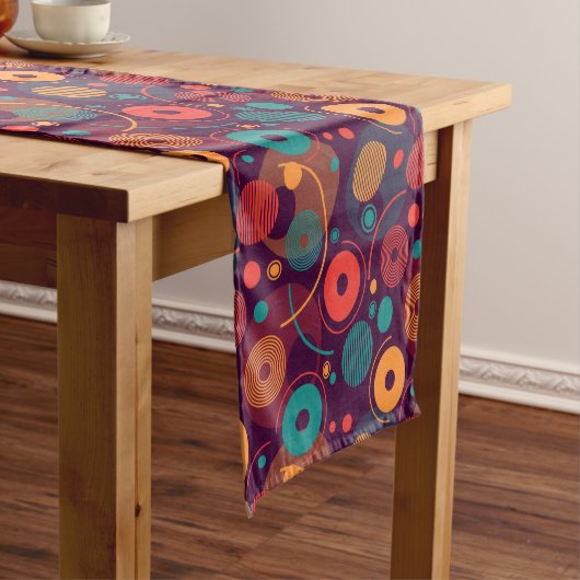 数々の色の幾何形状パターン ショートテーブルランナー (インサイチュ)