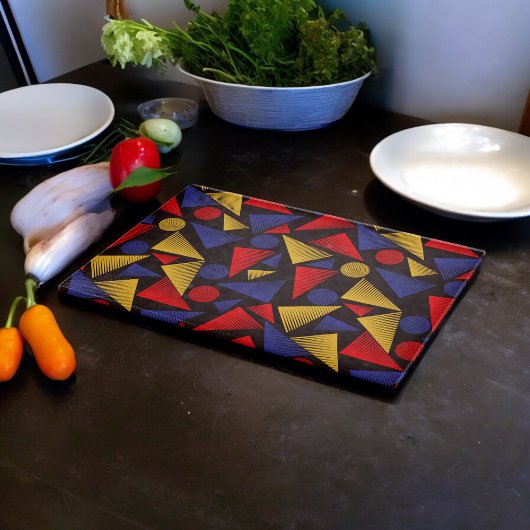 数々の色三角形パターン カッティングボード