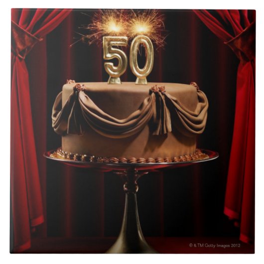 数を用いるステージのお誕生日ケーキ50本の蝋燭 タイル (正面)