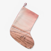 数人が海岸に立つ スモールクリスマスストッキング (正面 (吊り時))