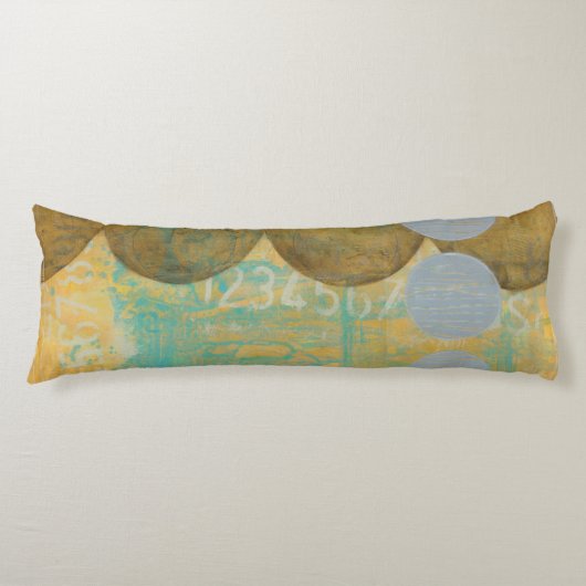 数値を含む濃い茶色と灰色の円 ボディピロー (正面)