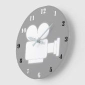 数字を持つミニマルなシネカメラアイコン ラージ壁時計 (傾斜)