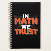 数学先生引用文- In Math We Trust プランナー手帳 (正面)